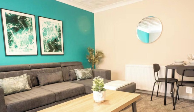 2BR House By Caledonia Luxe Stays Whitburn