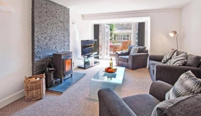3 Bed Cottage - Garden, Wifi, Free Parking