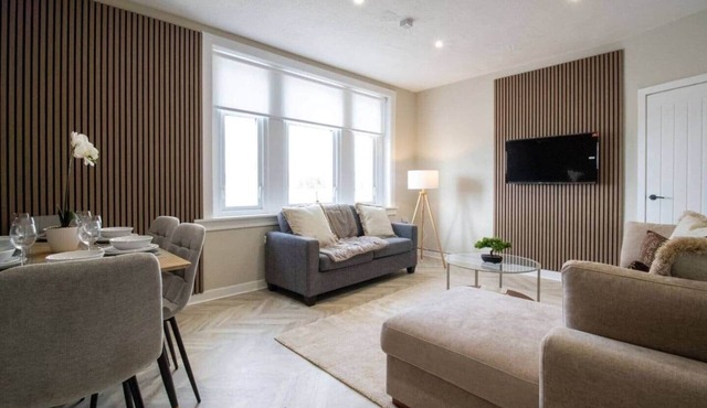 3-Bed Flat · Kelpies & Falkirk Wheel · Parking