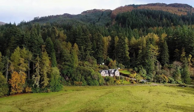 3 Bed House - Mountain Views, Bbq, Firepit