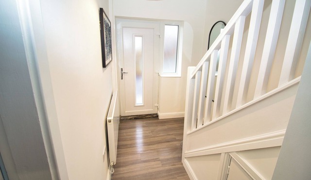 3 Bed, Sleeps 5, Pet Friendly, Free Parking