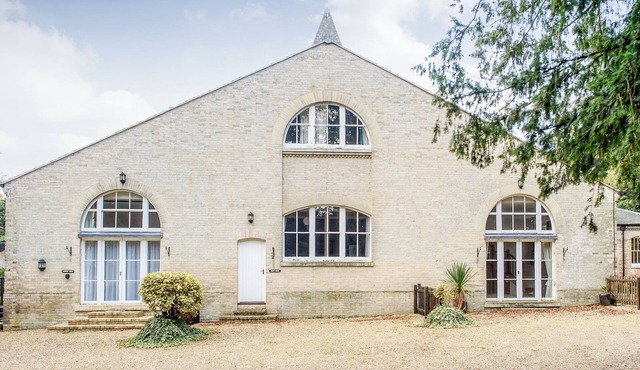 3 bedroom accommodation in Bury St. Edmunds