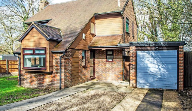 3 bedroom accommodation in Sewardstone