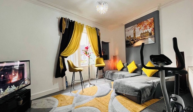 3 Bedrooms Apartment Self Check In Free Parking
