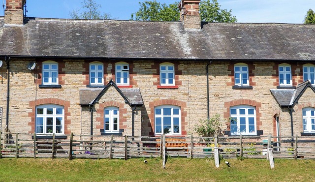 3 Railway Cottages