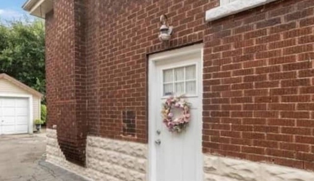 3 rooms near Hamilton Stadium: a home away from home
