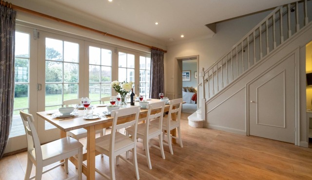 3 The Coastguards, Thorpeness - sleeps 7 guests in 4 bedrooms