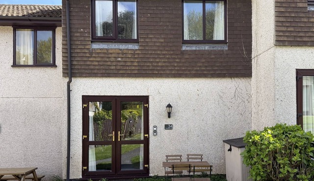 34 Strawberry Hill, Tolroy Manor