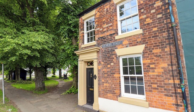 35 WRAWBY STREET, family friendly, with hot tub in Brigg