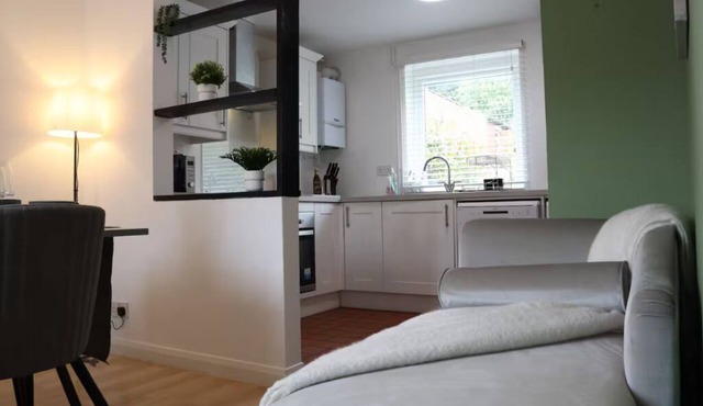 3BR Cambridge Home: Garden, BBQ, Sleeps 7, Parking