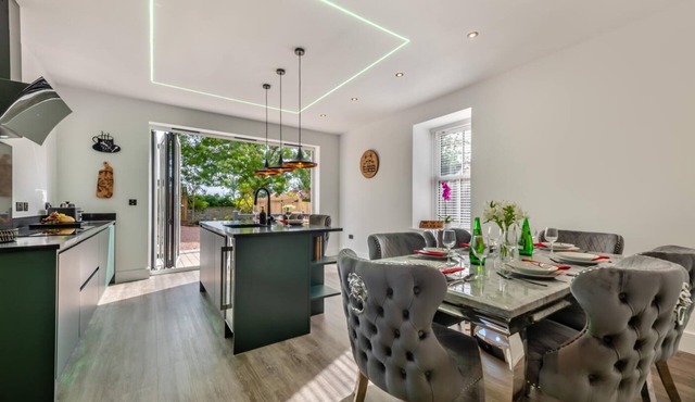 4 Bed in Berwick-upon-Tweed (oc-h29940)
