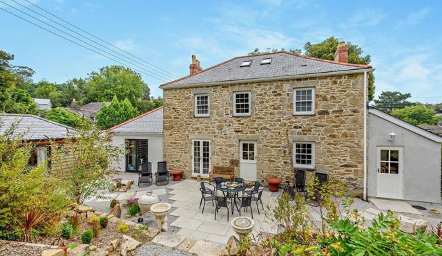4 Bed in Penryn (oc-c27969)