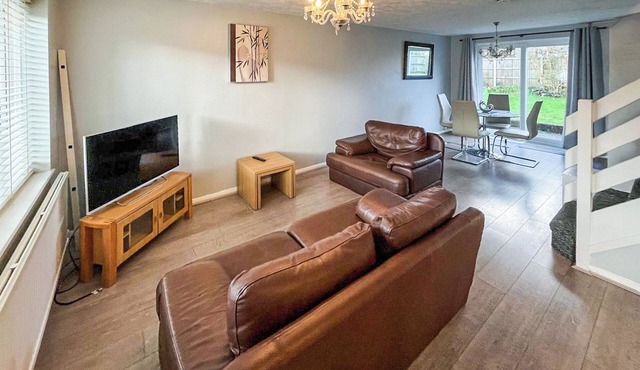 4 bedroom accommodation in Ashford