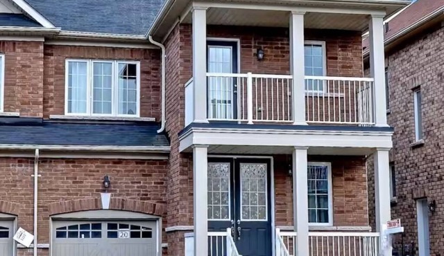 4BR Family house ~ Backyard ~ Balcony~Board Games