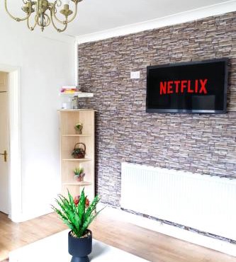 5-Bedroom 11 Sleeps-Fast WiFi, Free parking, Netflix