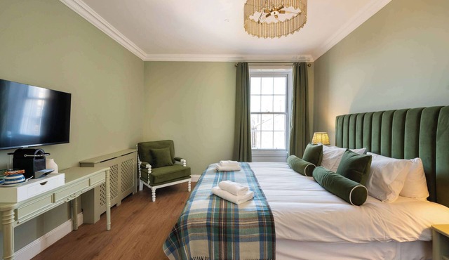 53 Frederick Street - Room 10