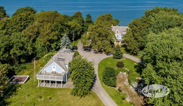 7 bed 7 bath, Lakehouse on Lake Ontario! Pool, Hot tub, 5 acres!