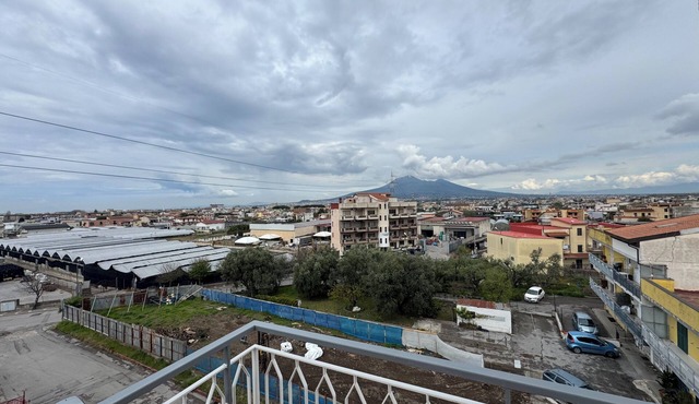 7 minutes from the excavations of Pompeii, spacious rooms with views of Vesuvius and the Bay of Naples.
