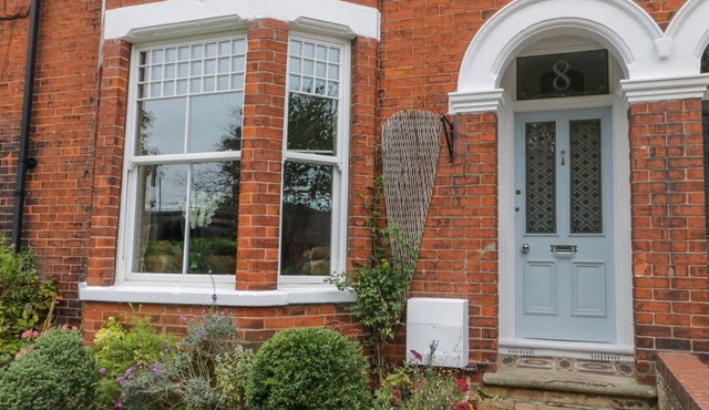 8 WILTON ROAD, open-fire, WiFi in Hornsea