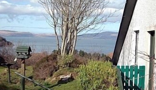 A beautiful family home with exceptional views to the Islands of Jura and Scarba