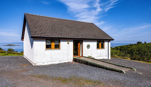 A charming self-catering holiday cottage on the Isle of Jura.