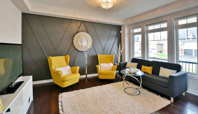 A Grand 3 Bed Room Detached Home in Collingwood for a Relaxed Stay.