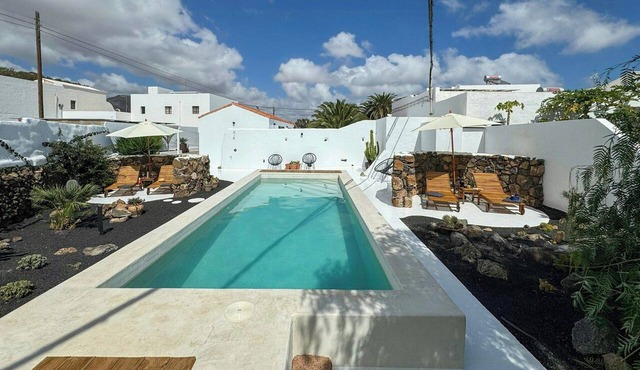 A haven of design and calm with pool in Lanzarote