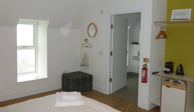 A john o'groat that sleeps 2 guests in 1 bedroom