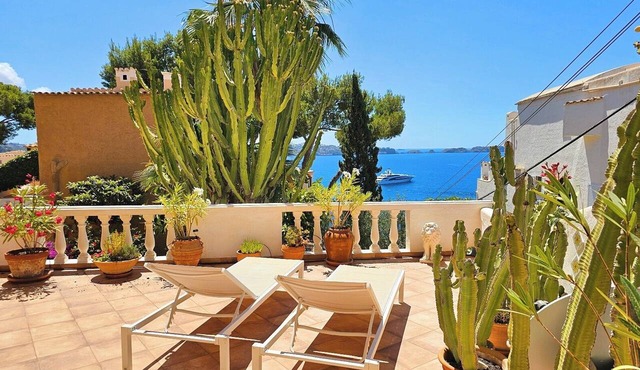 A3024 Apartment with sea view for 2 people in Cala Fornells
