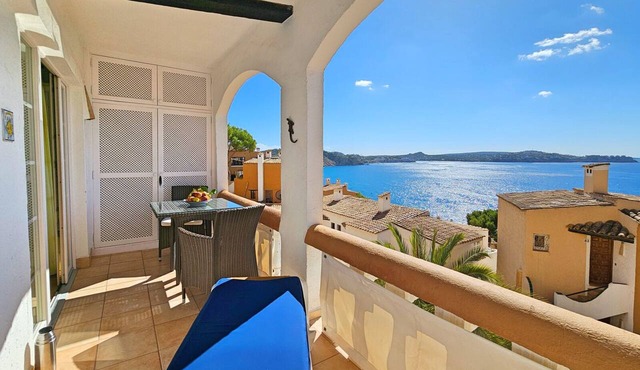A3025 Apartment with sea view for 4 people in Cala Fornells