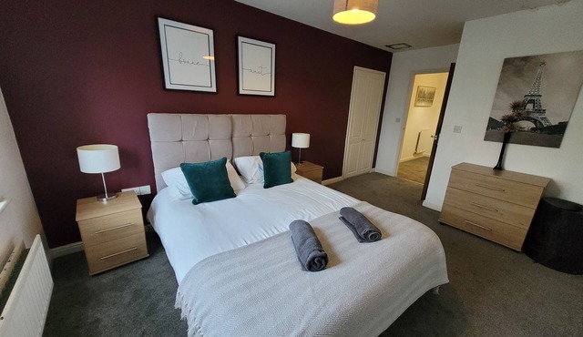 Abbey Field Sycamore Apartment- By Catchpole Stays