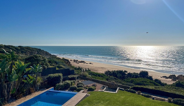 Aguadulce. Frontline property with style