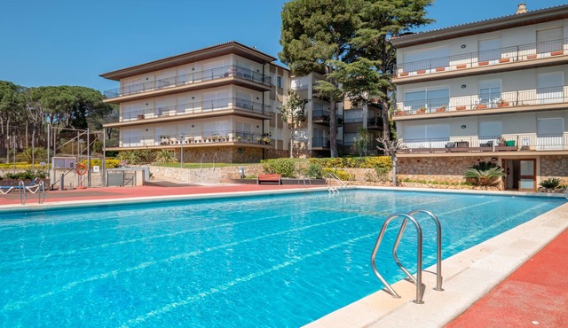 AJ-26 Beautiful apartment with swimming pool