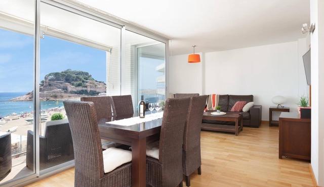 AMAZING FRONT SEA VIEWS APARTMENT