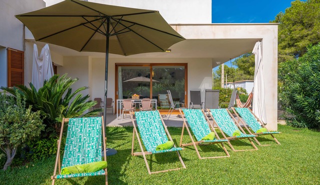 Amedart - Three Bedroom Villa, Sleeps 6