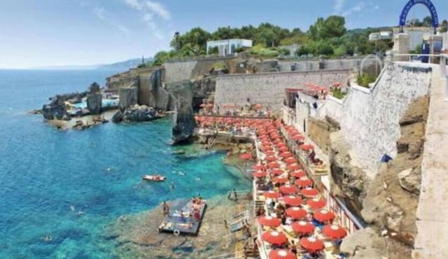 Anemone Studios - Double room with private bathroom near Otranto