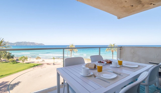 Apartment 'Sa Maniga' with Sea View, Wi-Fi and Air Conditioning