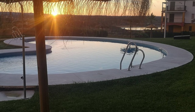 Apartamento Terraza, Piscinas, Golf and Playas en La Costa de la Luz y El Algarve