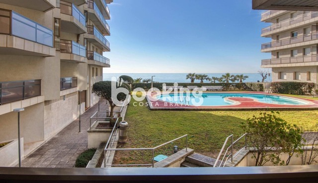 Apartment on the seafront avenue of Sant Antoni with parking