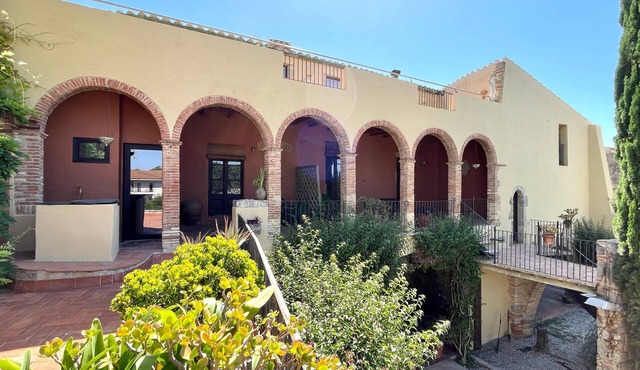 Apartment 'Apartaments Can Gibert - Aiguamolls' with Private Terrace, Wi-Fi and Air Conditioning
