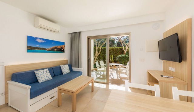 Apartment 'Apartamento Bon Aire N1' with Shared Pool, Wi-Fi and Air Conditioning