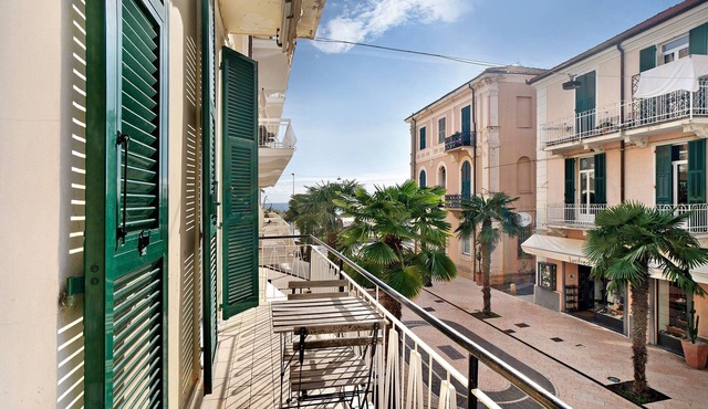 Apartment 'Casa Margherita' with Sea View, Wi-Fi and Air Conditioning
