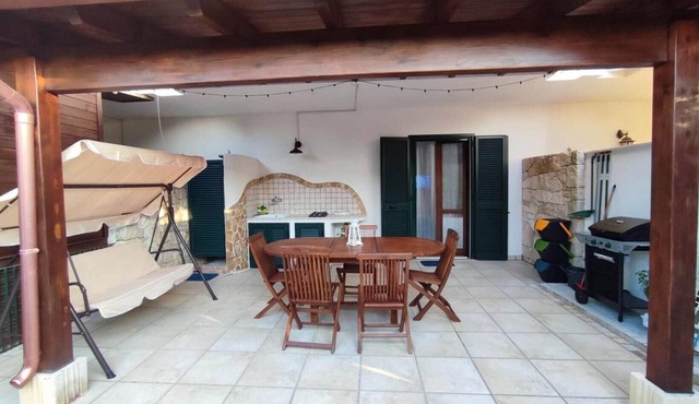 Apartment 'Casa Zaffiro - Sant' Isidoro' with Sea View, Wi-Fi and Air Conditioning