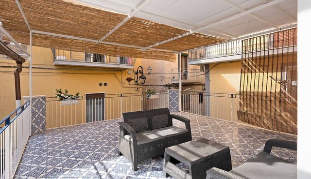 Apartment 'Central House' with Private Terrace, Wi-Fi and Air Conditioning