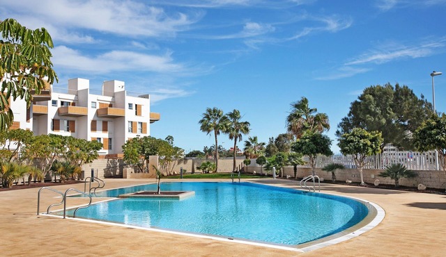Apartment Edificio Los Martines with Sea View, Pool & Wi-Fi
