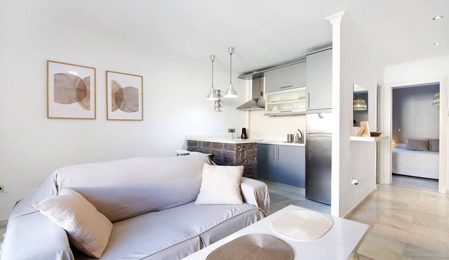 Apartment 'Maria De La O' with Private Terrace, Wi-Fi and Air Conditioning