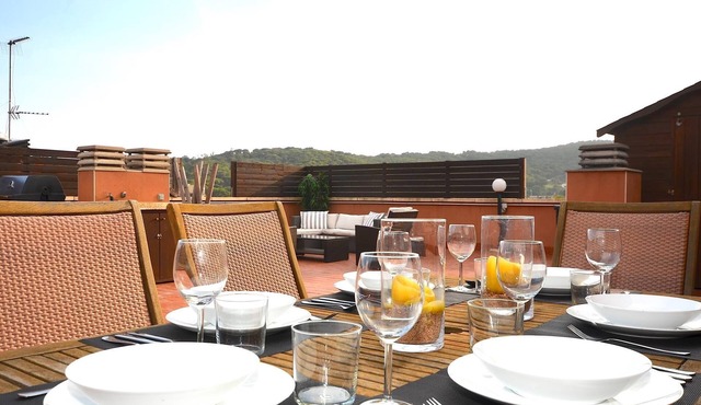 Apartment with parking ang large private terrace