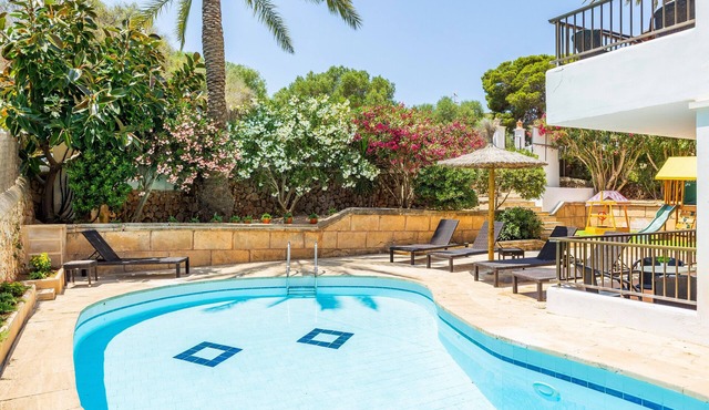 Apartment "Gran Sol Family 5" with Shared Pool, Wi-Fi, and Air Conditioning (Tourist Tax Included)