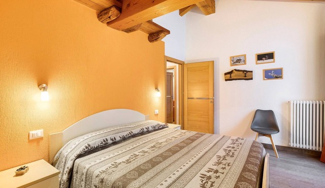 Apartment 'La Stella Alpina' with Lake View, Balcony and Wi-Fi