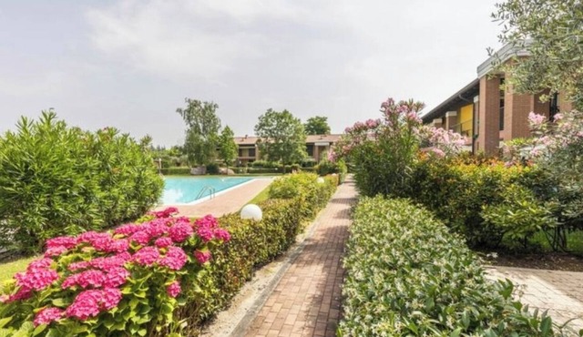 Apartment near Peschiera del Garda in residence with pool and free wifi